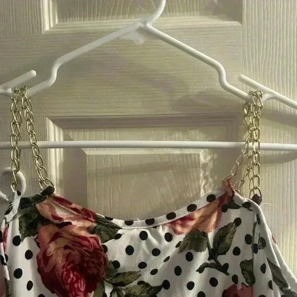 NWOT- One love flower shoulder cut out long sleeve shirt size large 🩷 - Picture 2 of 9